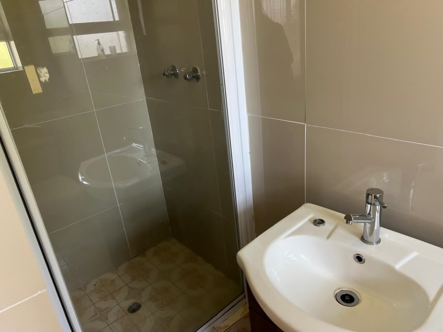 5 Bedroom Property for Sale in Regency Park KwaZulu-Natal