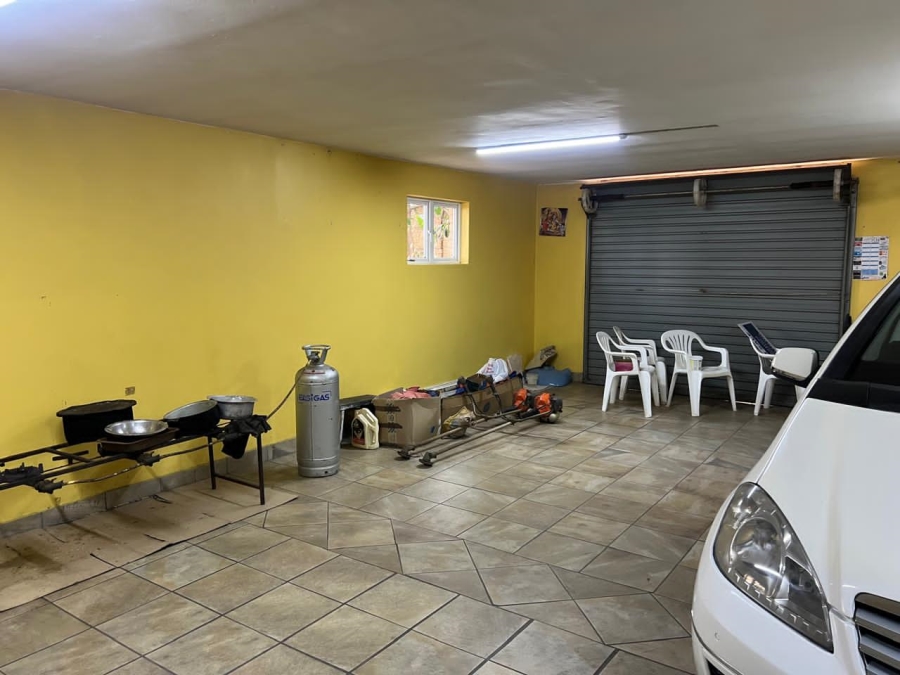 5 Bedroom Property for Sale in Regency Park KwaZulu-Natal