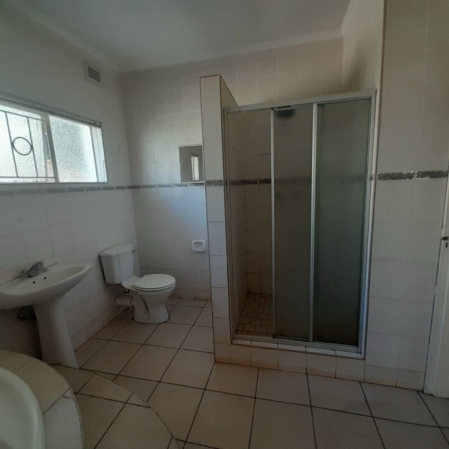 To Let 4 Bedroom Property for Rent in Bluff KwaZulu-Natal