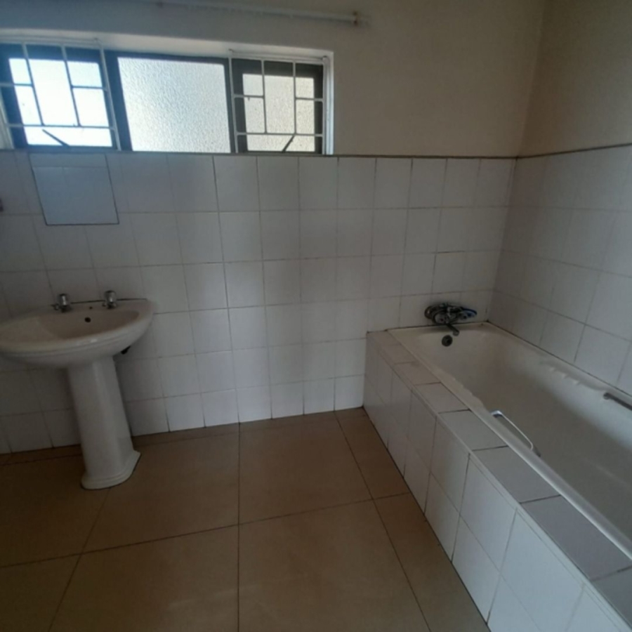 To Let 4 Bedroom Property for Rent in Bluff KwaZulu-Natal