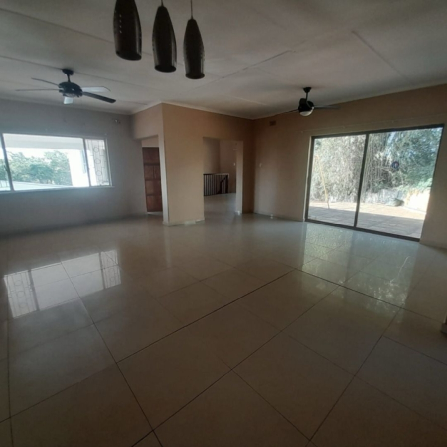 To Let 4 Bedroom Property for Rent in Bluff KwaZulu-Natal