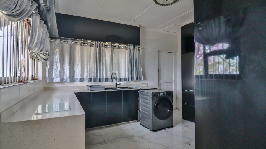 3 Bedroom Property for Sale in Brighton Beach KwaZulu-Natal