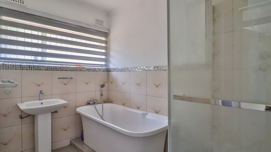 3 Bedroom Property for Sale in Brighton Beach KwaZulu-Natal