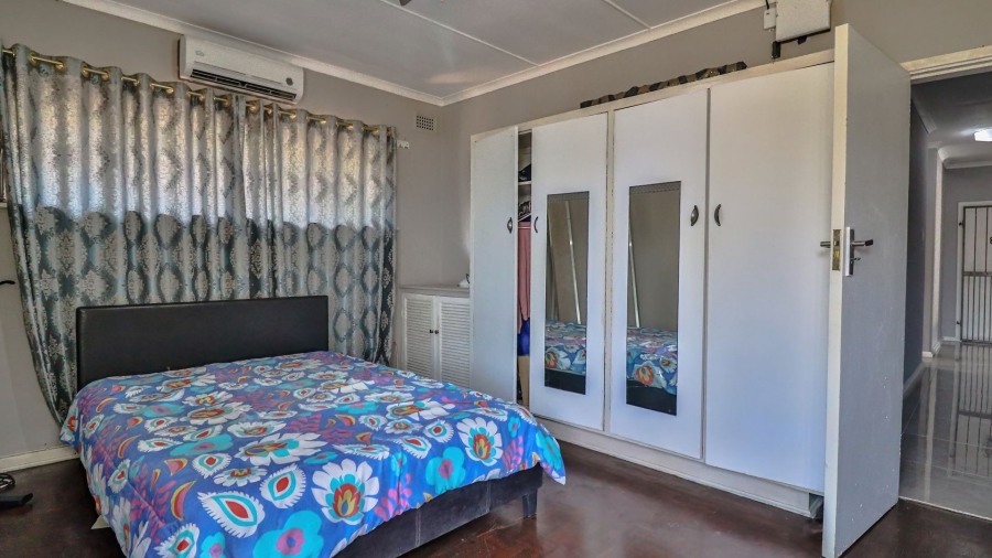 3 Bedroom Property for Sale in Brighton Beach KwaZulu-Natal