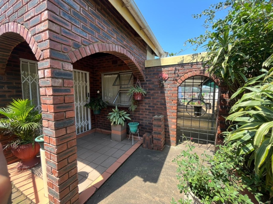 2 Bedroom Property for Sale in Austerville KwaZulu-Natal