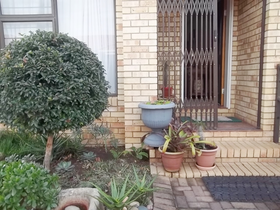 3 Bedroom Property for Sale in Sunnyridge KwaZulu-Natal