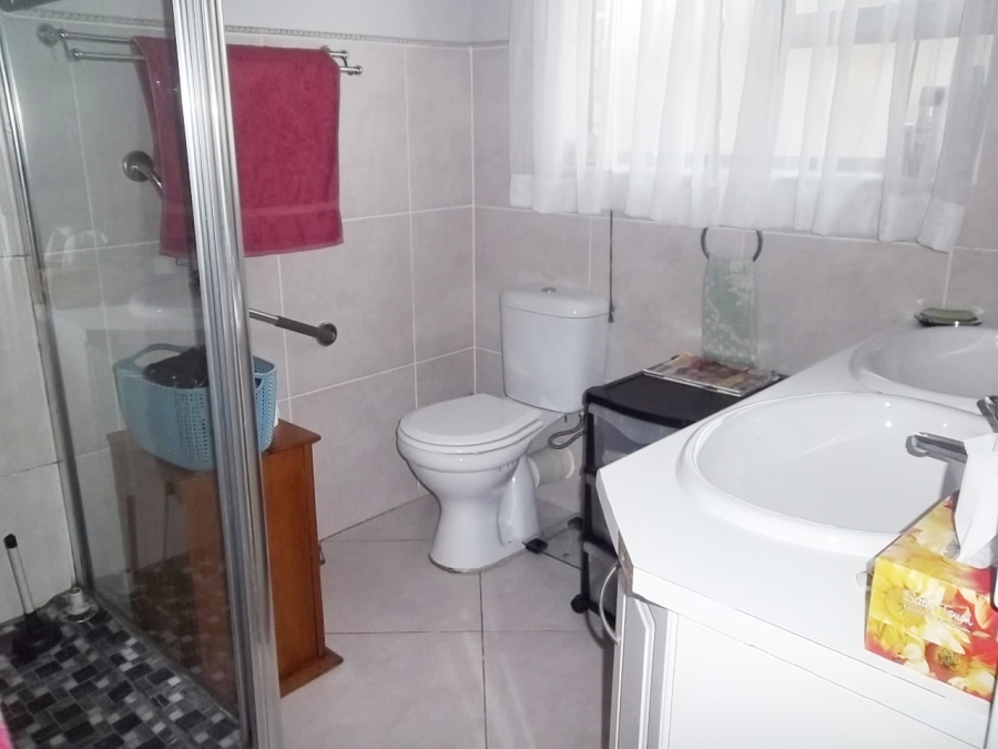 3 Bedroom Property for Sale in Sunnyridge KwaZulu-Natal