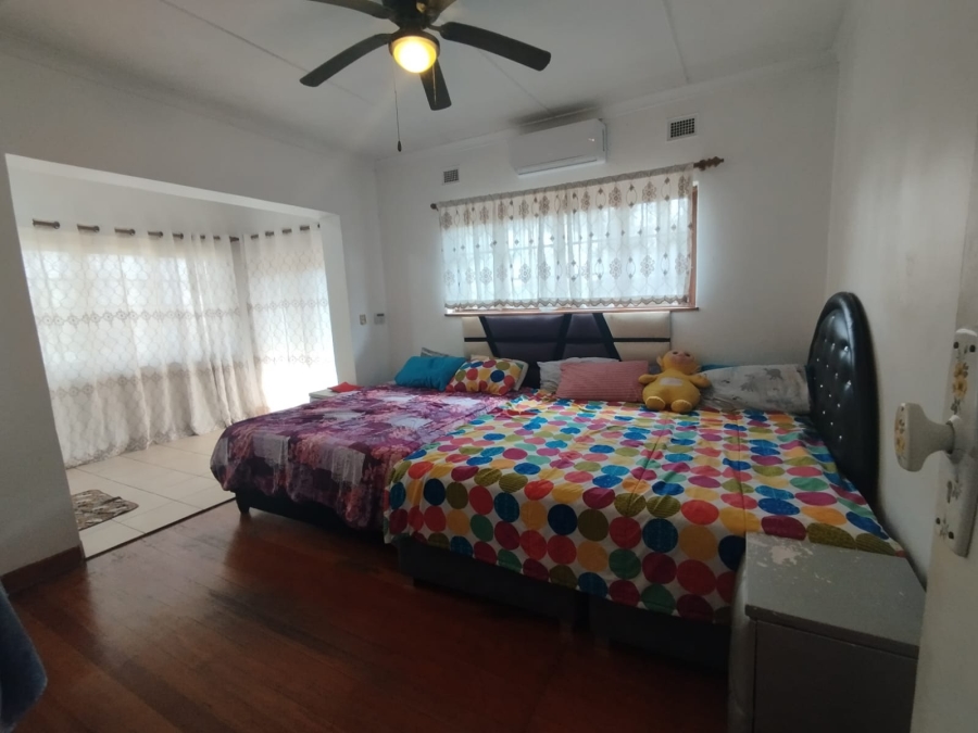 4 Bedroom Property for Sale in Ocean View KwaZulu-Natal