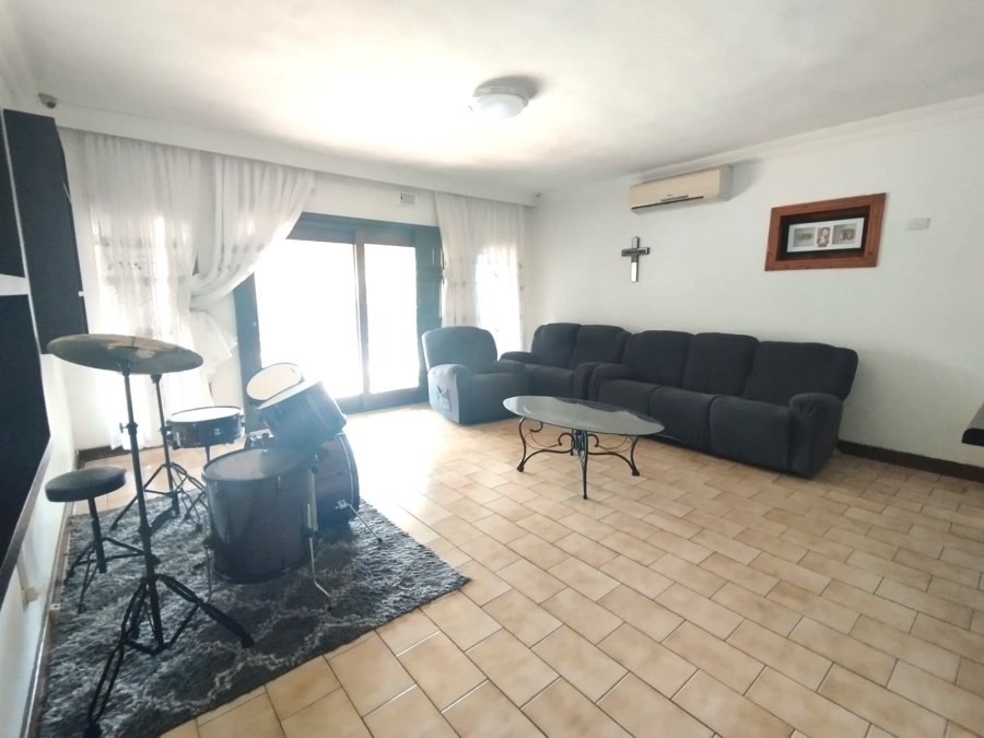 4 Bedroom Property for Sale in Ocean View KwaZulu-Natal