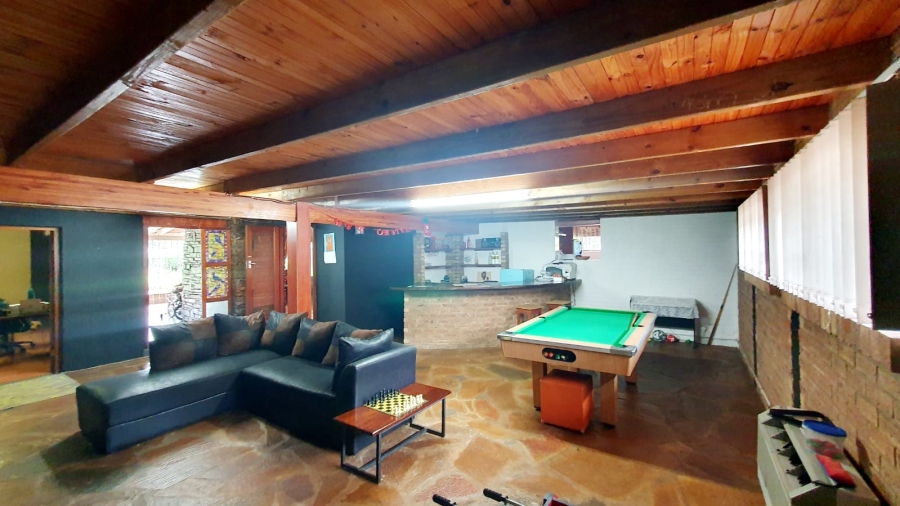 6 Bedroom Property for Sale in Kwambonambi KwaZulu-Natal