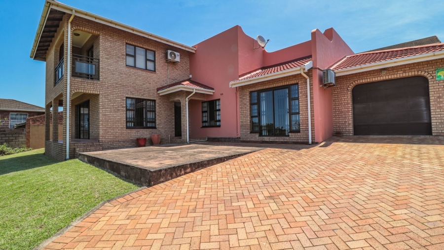 3 Bedroom Property for Sale in Treasure Beach KwaZulu-Natal