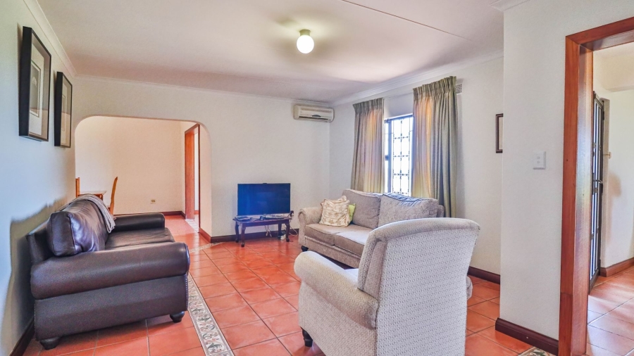 3 Bedroom Property for Sale in Treasure Beach KwaZulu-Natal