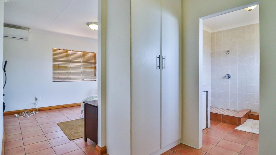 3 Bedroom Property for Sale in Treasure Beach KwaZulu-Natal