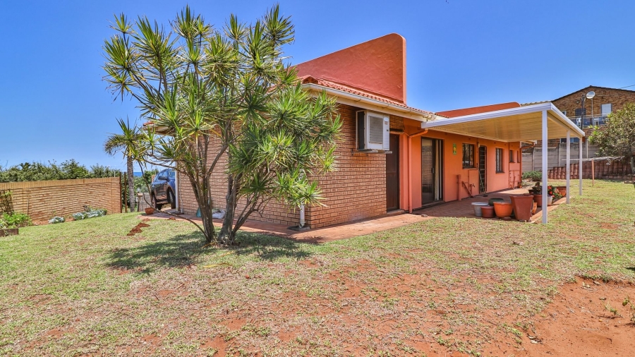 3 Bedroom Property for Sale in Treasure Beach KwaZulu-Natal