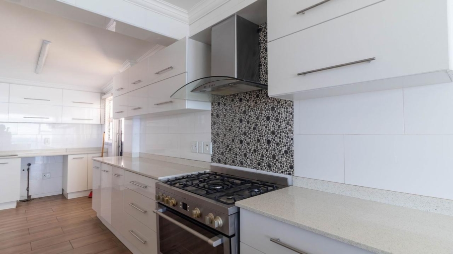 5 Bedroom Property for Sale in Brighton Beach KwaZulu-Natal