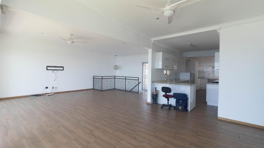 5 Bedroom Property for Sale in Brighton Beach KwaZulu-Natal