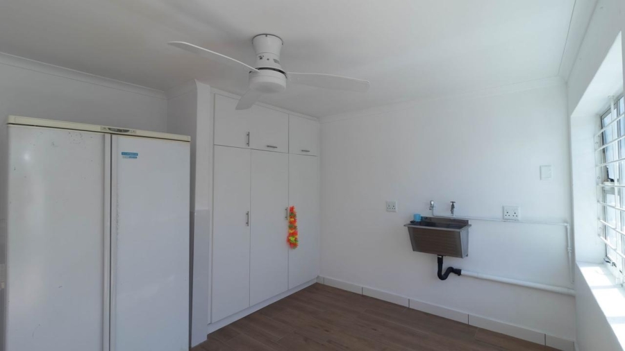 5 Bedroom Property for Sale in Brighton Beach KwaZulu-Natal