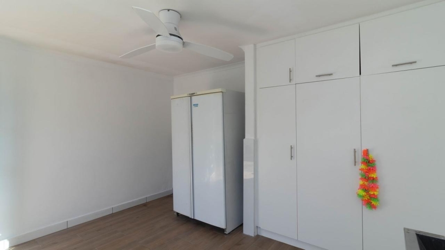 5 Bedroom Property for Sale in Brighton Beach KwaZulu-Natal