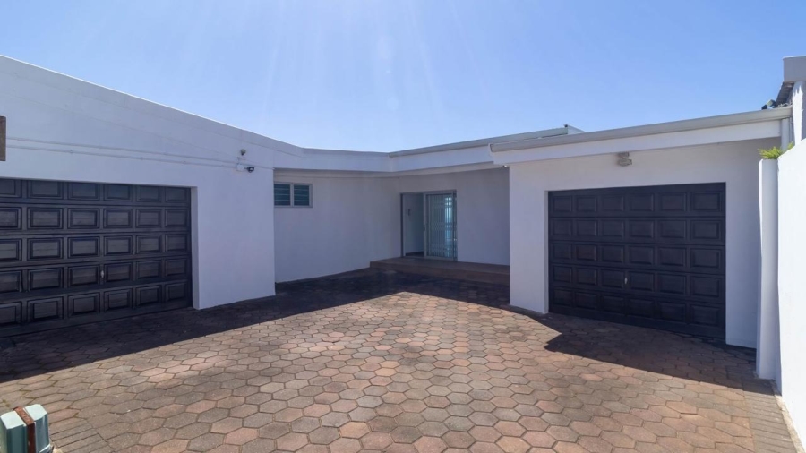 5 Bedroom Property for Sale in Brighton Beach KwaZulu-Natal