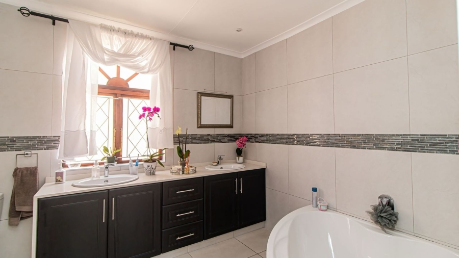 3 Bedroom Property for Sale in Grosvenor KwaZulu-Natal