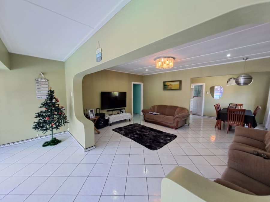 3 Bedroom Property for Sale in Brighton Beach KwaZulu-Natal