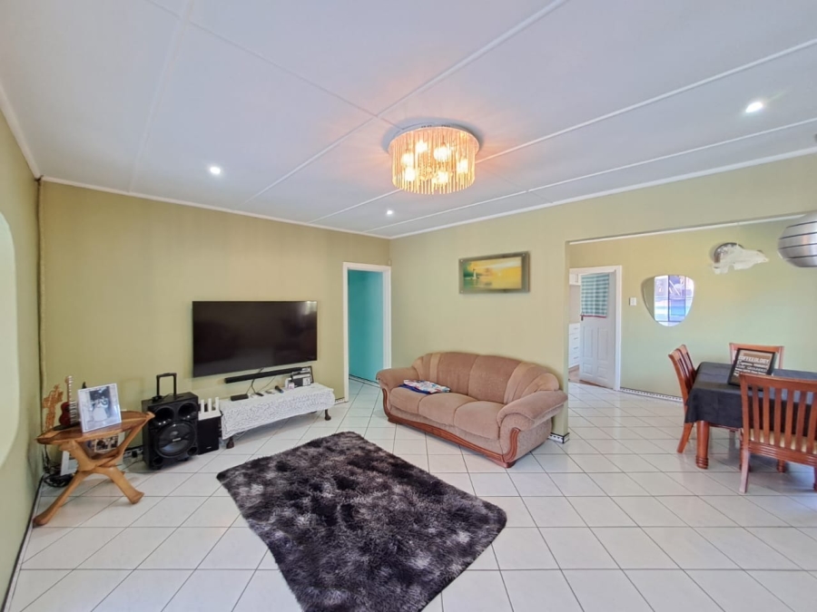 3 Bedroom Property for Sale in Brighton Beach KwaZulu-Natal