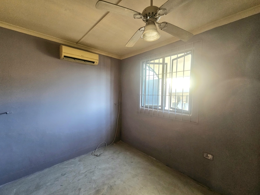 1 Bedroom Property for Sale in Woodhaven KwaZulu-Natal