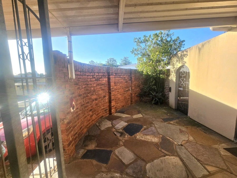 1 Bedroom Property for Sale in Woodhaven KwaZulu-Natal