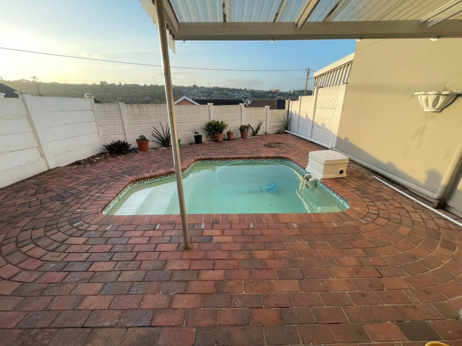 3 Bedroom Property for Sale in Brighton Beach KwaZulu-Natal