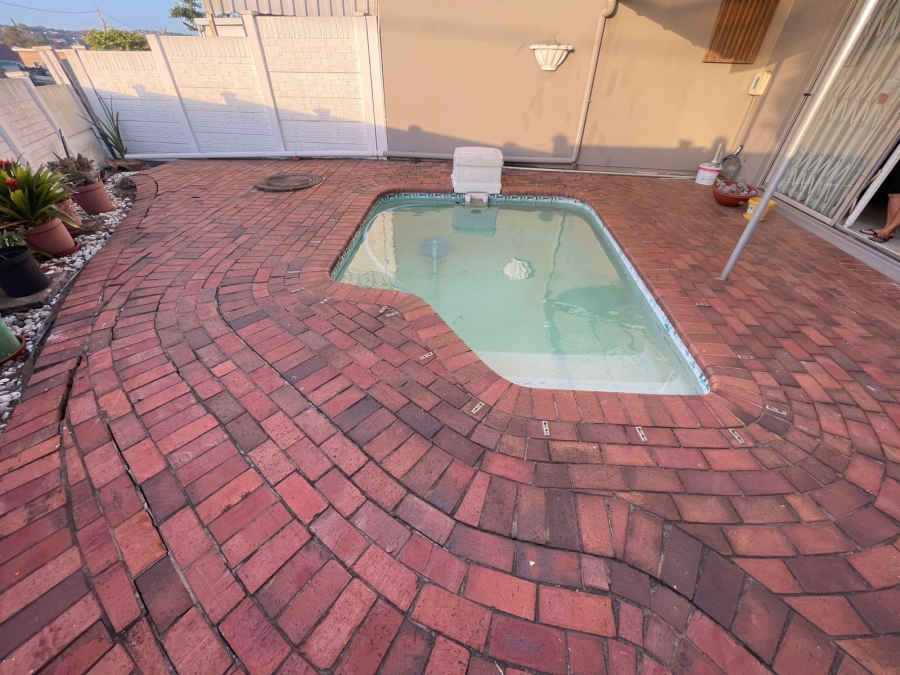 3 Bedroom Property for Sale in Brighton Beach KwaZulu-Natal