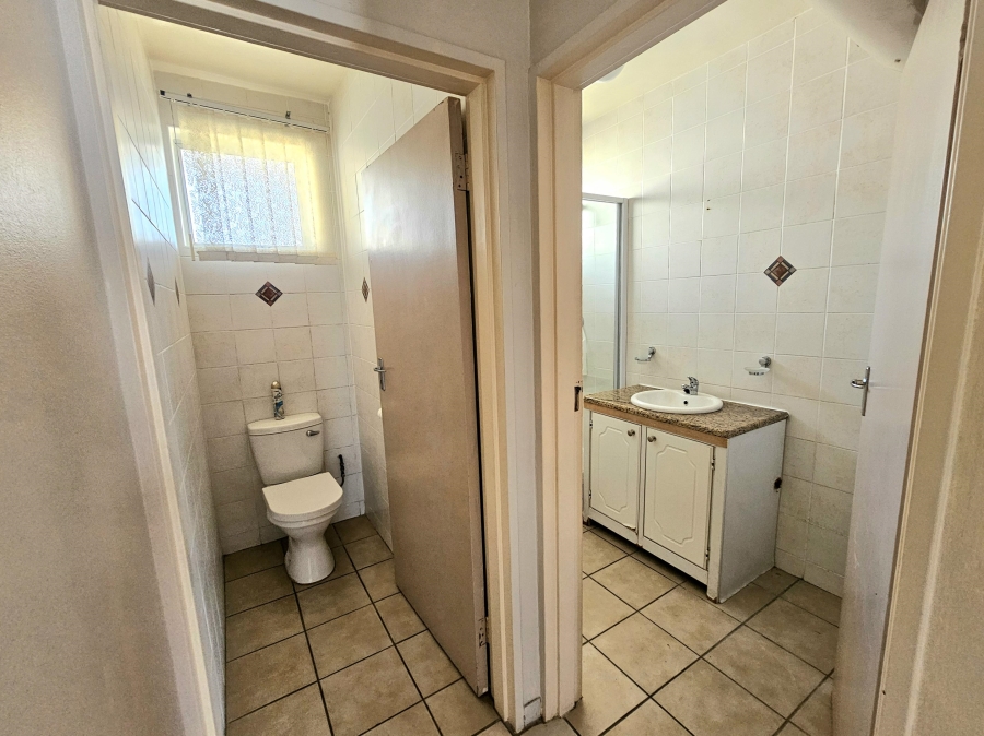 2 Bedroom Property for Sale in Amanzimtoti KwaZulu-Natal