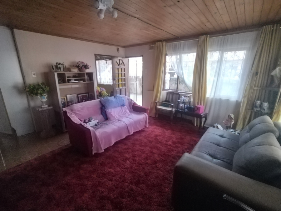5 Bedroom Property for Sale in Crossmoor KwaZulu-Natal