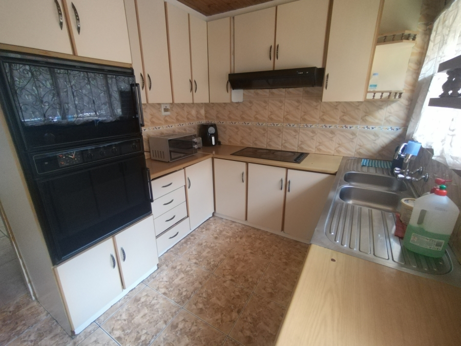 5 Bedroom Property for Sale in Crossmoor KwaZulu-Natal