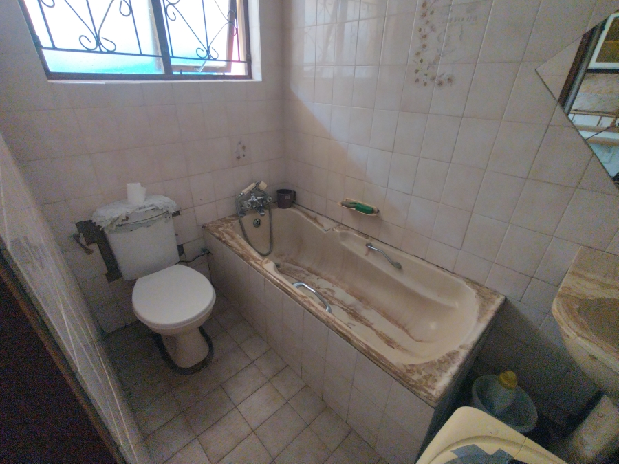 5 Bedroom Property for Sale in Crossmoor KwaZulu-Natal