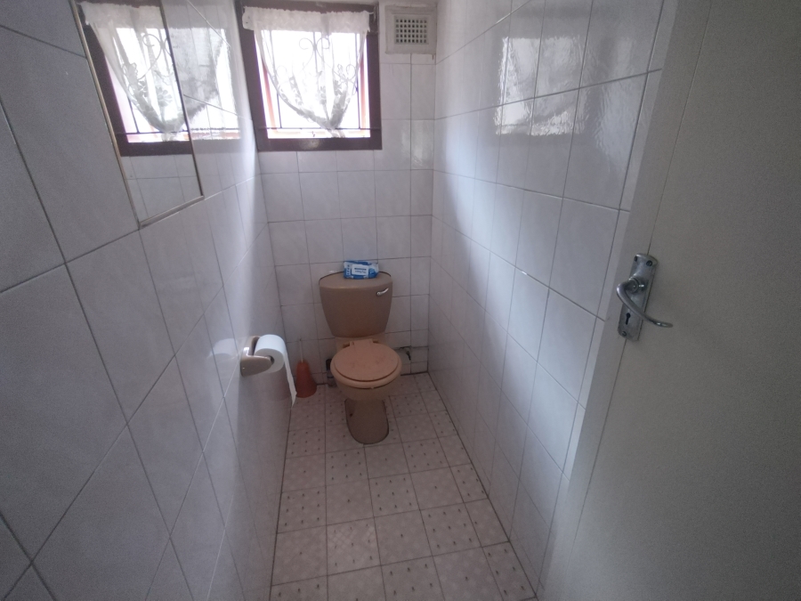 5 Bedroom Property for Sale in Crossmoor KwaZulu-Natal