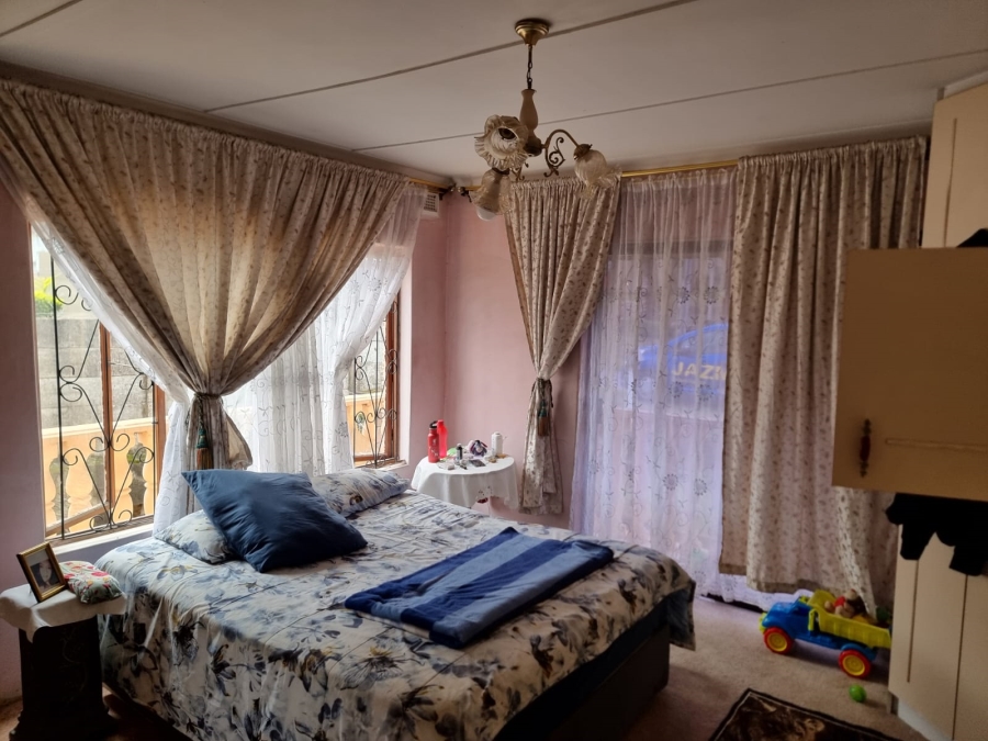 5 Bedroom Property for Sale in Crossmoor KwaZulu-Natal