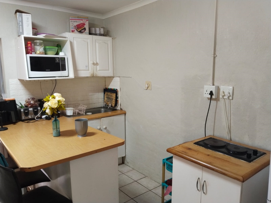 To Let 1 Bedroom Property for Rent in Belvedere KwaZulu-Natal