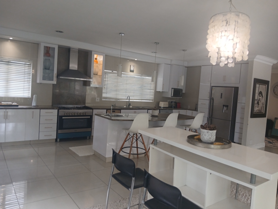 4 Bedroom Property for Sale in Manors KwaZulu-Natal