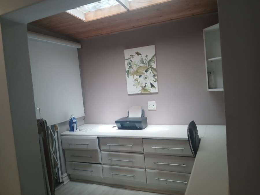 4 Bedroom Property for Sale in Manors KwaZulu-Natal