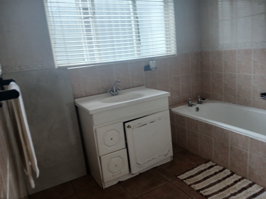 4 Bedroom Property for Sale in Manors KwaZulu-Natal