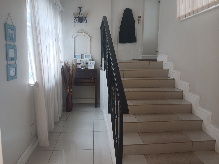4 Bedroom Property for Sale in Manors KwaZulu-Natal