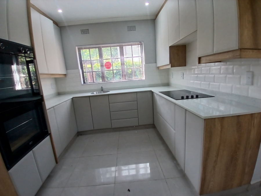 6 Bedroom Property for Sale in Winston Park KwaZulu-Natal