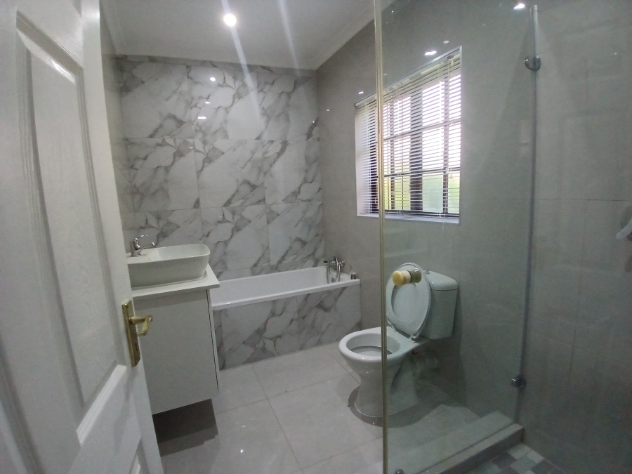 6 Bedroom Property for Sale in Winston Park KwaZulu-Natal