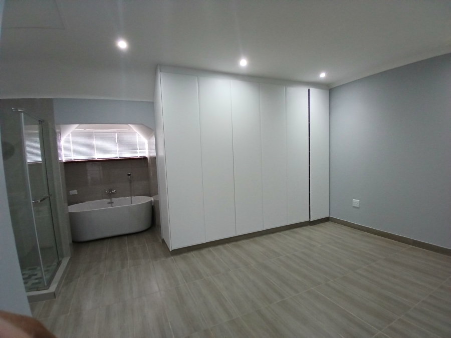 6 Bedroom Property for Sale in Winston Park KwaZulu-Natal