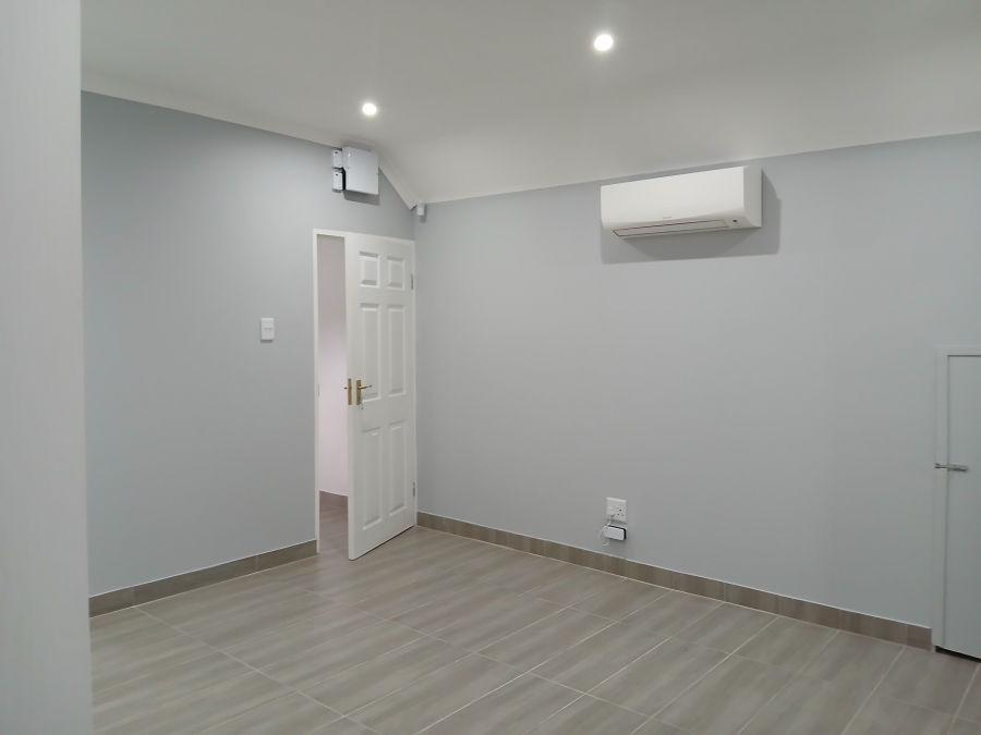 6 Bedroom Property for Sale in Winston Park KwaZulu-Natal