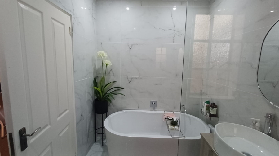 2 Bedroom Property for Sale in Lincoln Meade KwaZulu-Natal