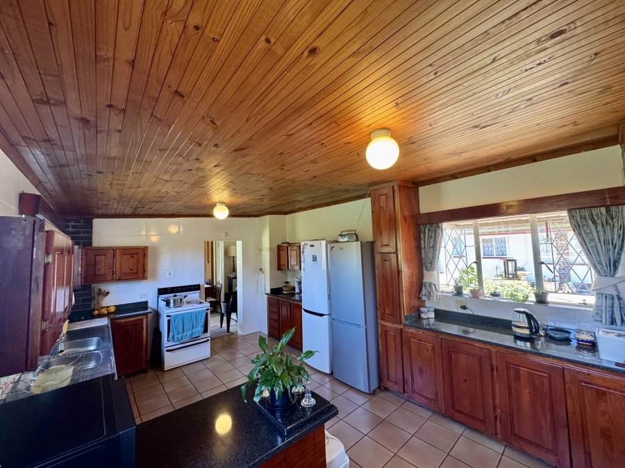 6 Bedroom Property for Sale in Clarendon KwaZulu-Natal