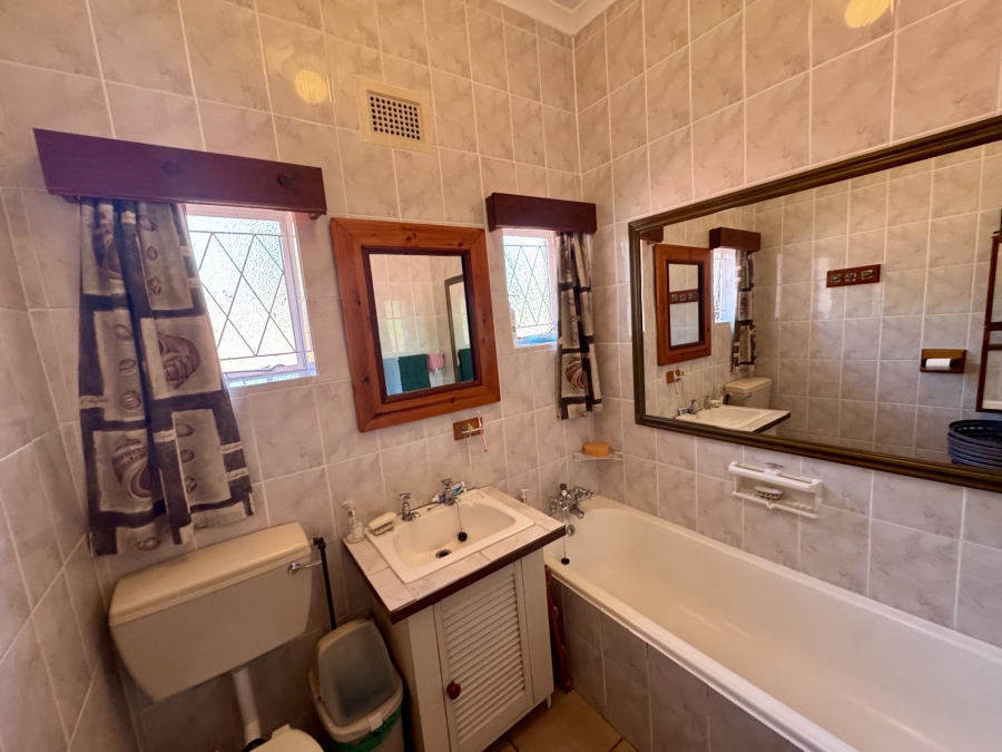 6 Bedroom Property for Sale in Clarendon KwaZulu-Natal