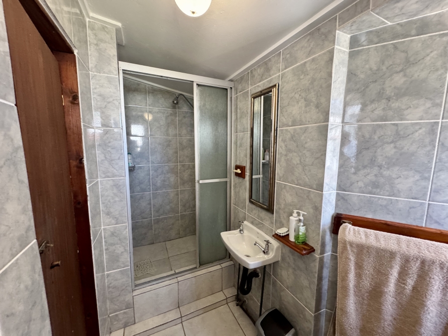 6 Bedroom Property for Sale in Clarendon KwaZulu-Natal