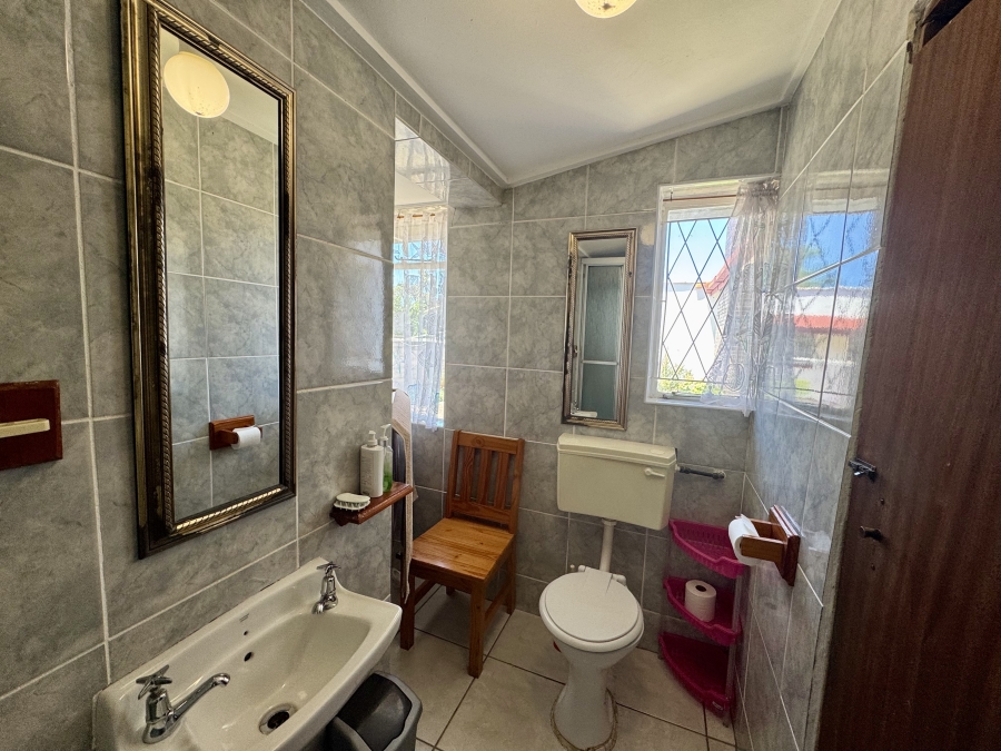 6 Bedroom Property for Sale in Clarendon KwaZulu-Natal